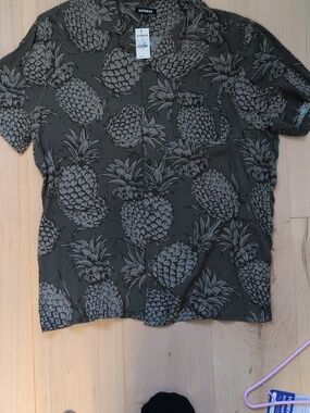 Express Mens Pineapple Shirt sz L